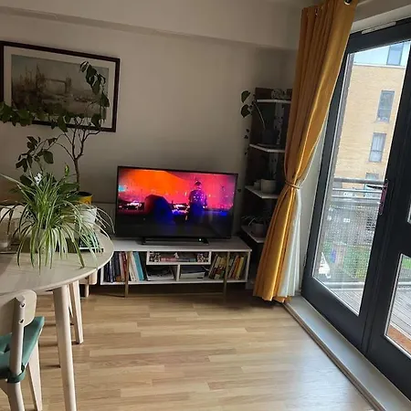 Cosy And Peaceful Studio Flat